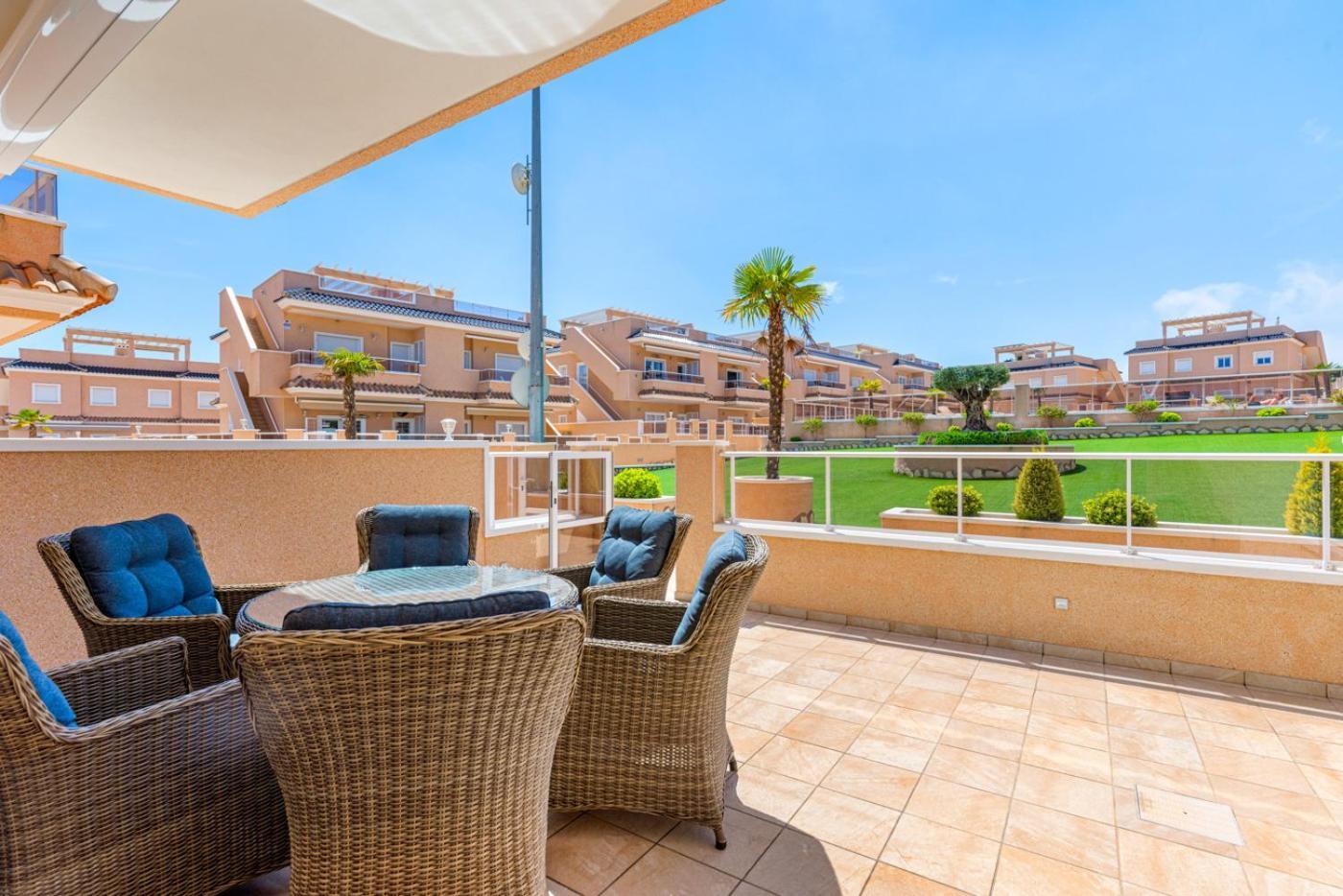 Apartments Punta Prima Indoor & Outdoor Pool Torrevieja Extérieur photo
